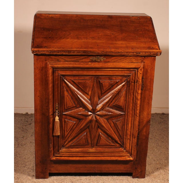 Elegant oratory or small 17th century walnut buffet in Louis III period walnut with diamond tip. Very beautiful piece of...