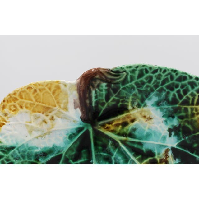 Mid 19th Century 1870s English Majolica Begonia Leaf Sweetmeat Dish For Sale - Image 5 of 8