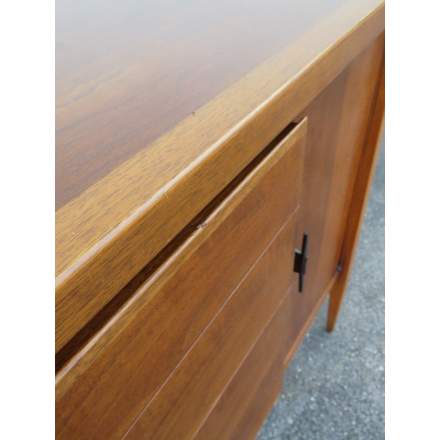 Century Mid Century Modern Long Credenza Sideboard Media Console 6299 For Sale - Image 17 of 18