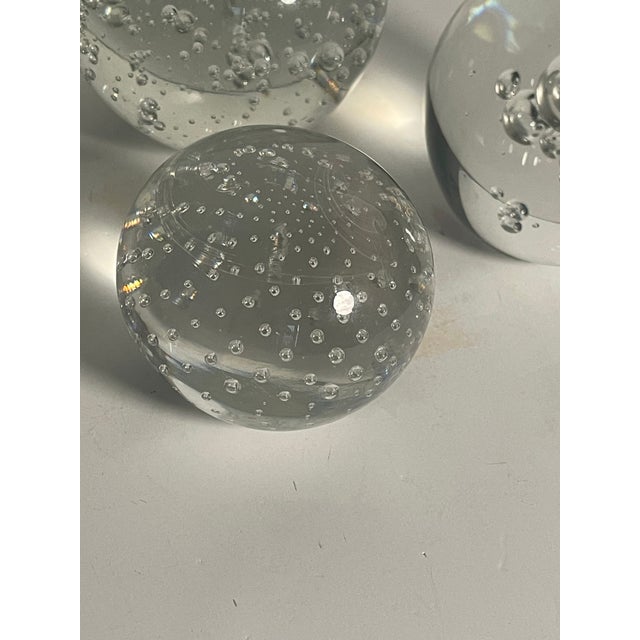 Traditional Set of 4, Vintage Controlled Bubbles Paperweights Set For Sale - Image 3 of 6