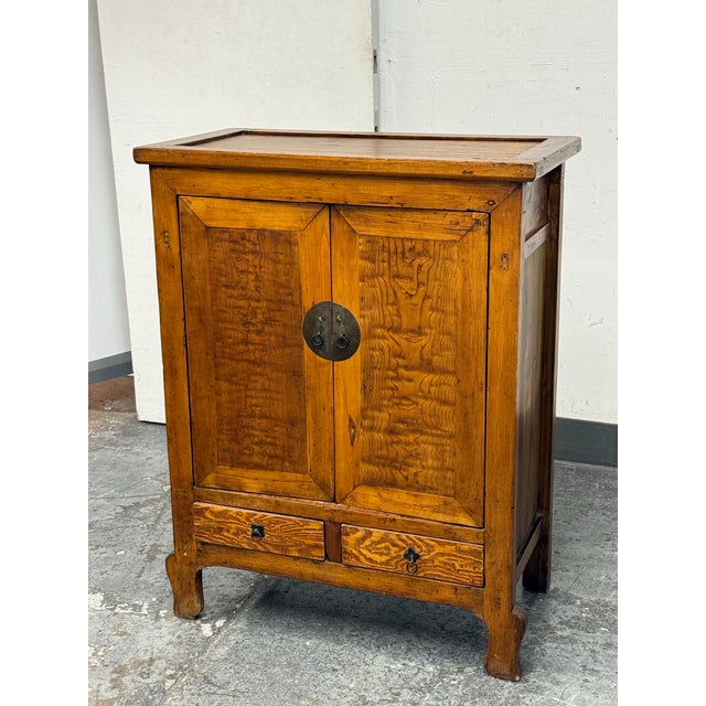 Brown Chinese Elmwood Wedding Cabinet, 19th Century For Sale - Image 8 of 11