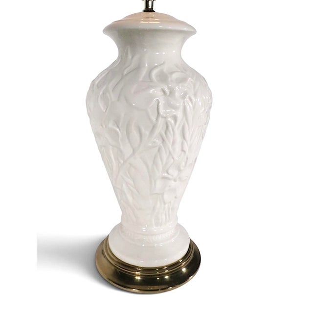 Frederick Cooper Late 20th Century Decorative White Ceramic Raised Foliate Design Table Lamp For Sale - Image 4 of 18