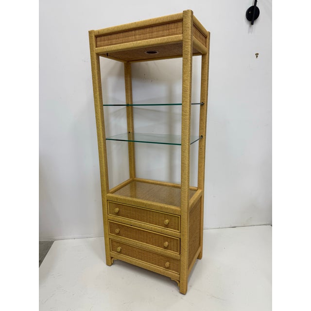 Available for sale: Vintage coastal Henry Link wicker etagere or bookshelf Glass shelves. Lighted