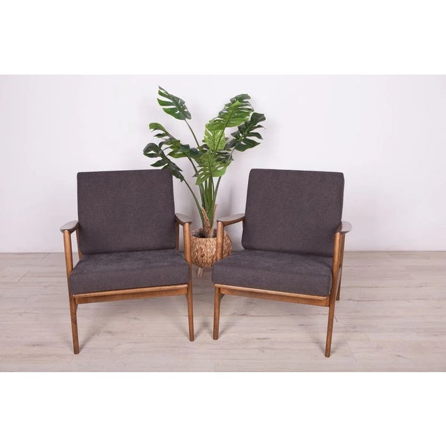 This pair of armchairs was produced by the Polish company Swarzędzka Furniture Factory in 60 s. The armchairs have been...