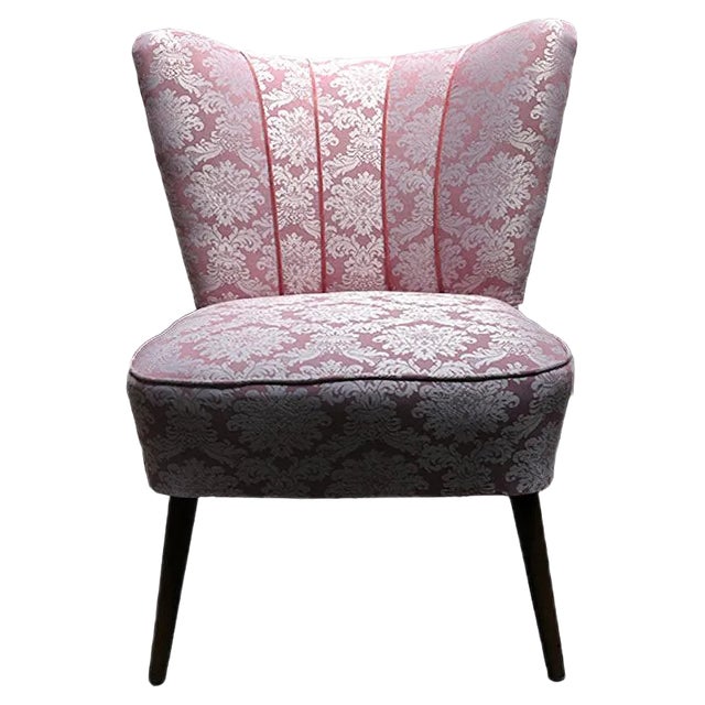 Vintage Pink Cocktail Chair with Wooden Legs For Sale