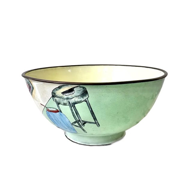 Stunning 19th century enamel Chinese Canton bowl. A rare piece that is beautifully painted.