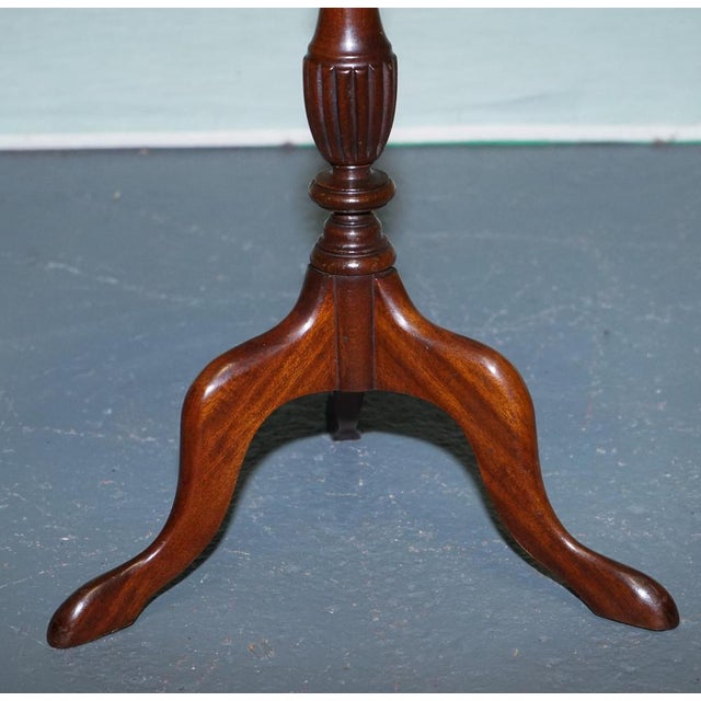 Antique Hardwood Scalloped Edge Top Side Table on Tripod Feet, 1930 For Sale - Image 9 of 10