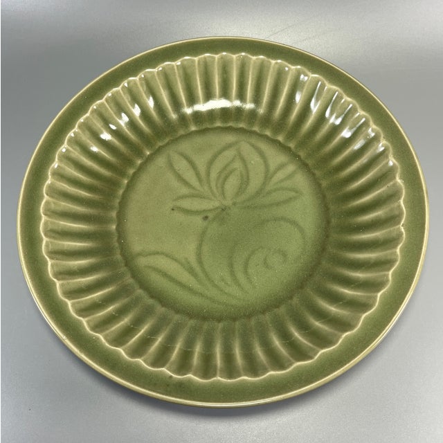 China Vintage Longquan Celadon Carved‑Flower Ribbed Plate For Sale - Image 4 of 6