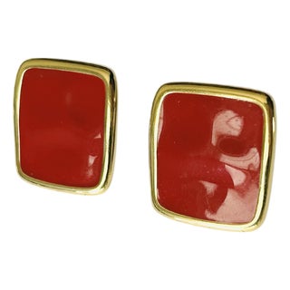 A Pair of Vintage Monet Red Enamel & Gold-Tone Clip-on Earrings – Mid-Century Modern Rectangular Statement Earrings For Sale
