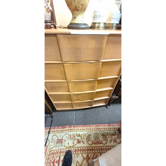Auburn Heywood Wakefield Sculptura 5 Drawer Chest – Champagne Finish – Mid Century Modern For Sale - Image 8 of 9