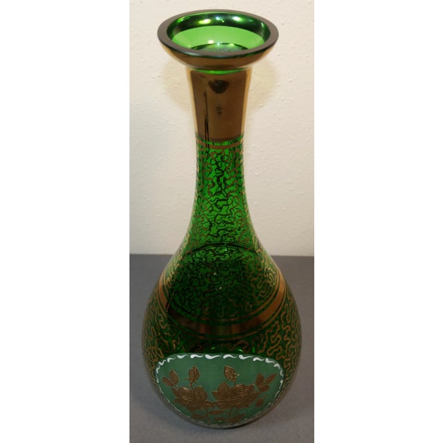 Glass Vintage Mid 20th Century Bohemian Emerald Green Glass Wurmlinien Decorated Roses Floral Motif Decanter With Large Faceted Pointed Stopper For Sale - Image 7 of 10