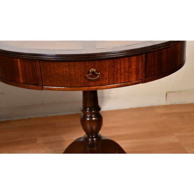 1930s English Regency Mahogany & Leather Top Pair of Side Tables / End Tables For Sale - Image 14 of 18