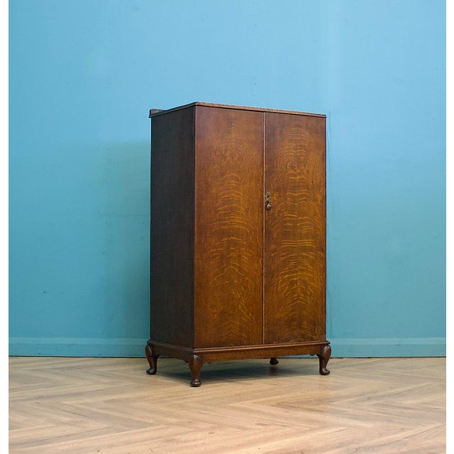 Art Deco Oak Tallboy in the style of Heals, 1930s For Sale - Image 9 of 9