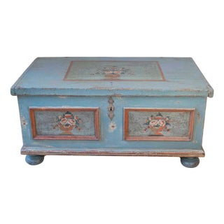 Early 19th-Century Alpine Painted Chest in Fir with Floral Decoration For Sale