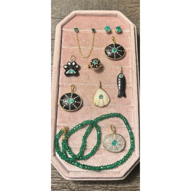 2020s Shell Pendant With Emerald, Diamonds & 14k Gold For Sale - Image 5 of 11