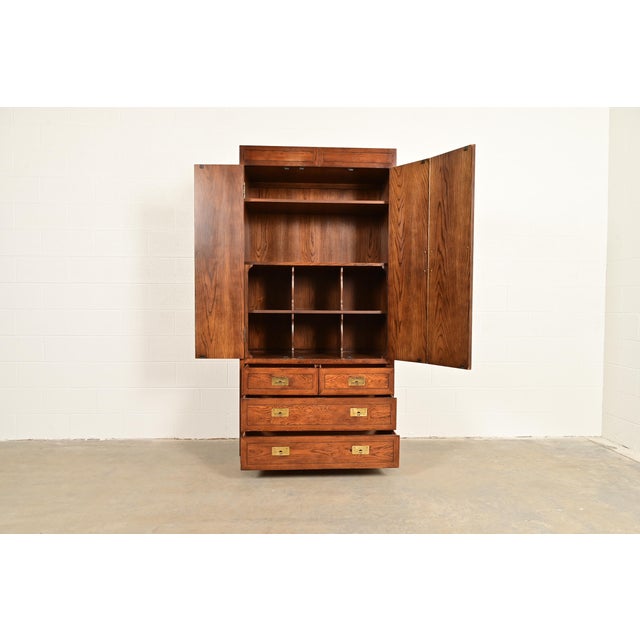 1970s Henredon Mid-Century Modern Campaign Oak Armoire Dresser or Gentleman's Chest, Circa 1970s For Sale - Image 5 of 14