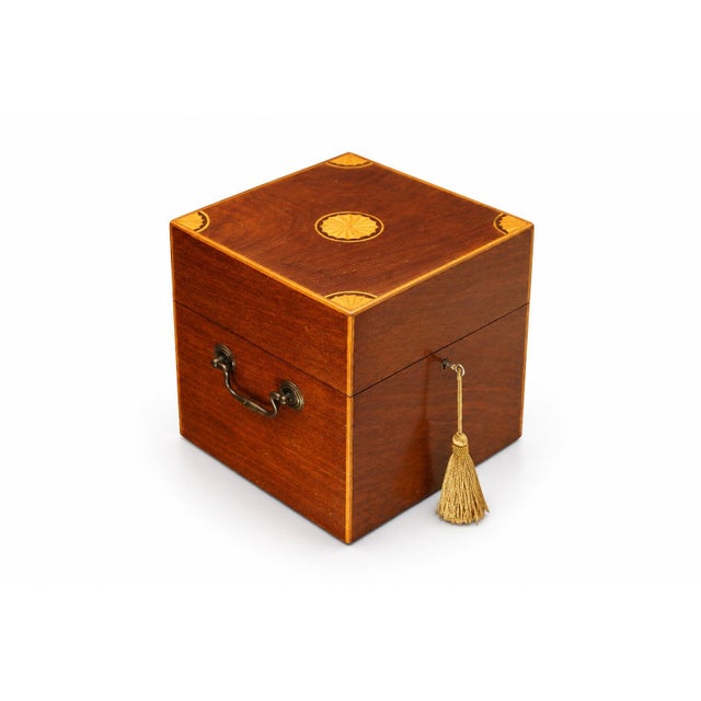 Victorian Sheraton Revival Mahogany Decanter Box with Atlantis Decanters, 1800s, Set of 5 For Sale - Image 6 of 9