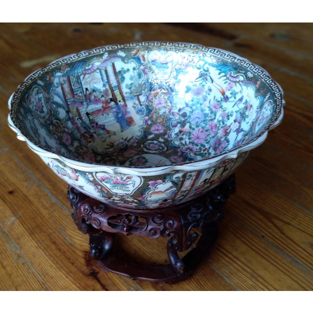 Early 20th Century Chinese Export Famille Rose Porcelain Mandarin Punch Bowl With Stand For Sale - Image 9 of 9