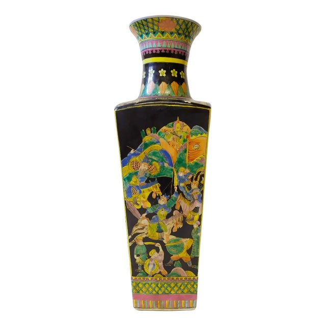 Large Chinese Family Black Vase, 1900s For Sale