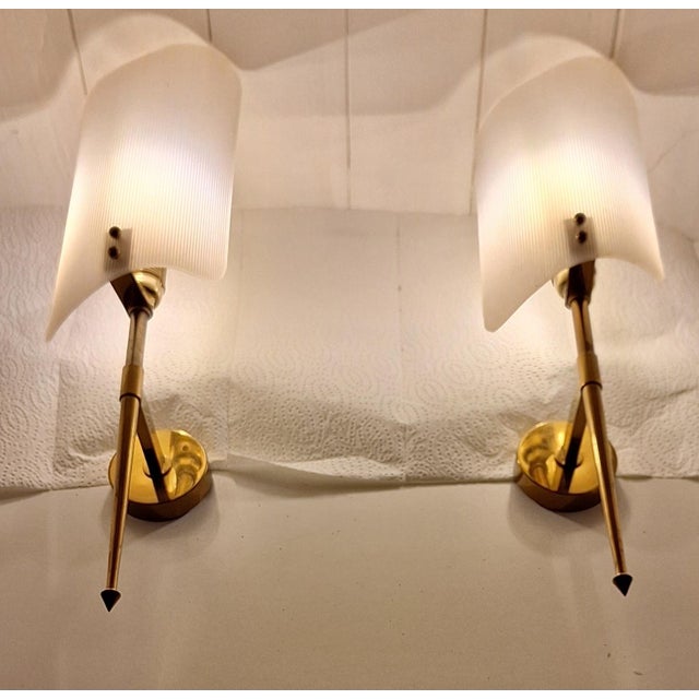 Mid-Century Modern Mid-Century Italian Wall Lamps with Brass Frame and White Plastic Shades, 1960s, Set of 2 For Sale - Image 3 of 11