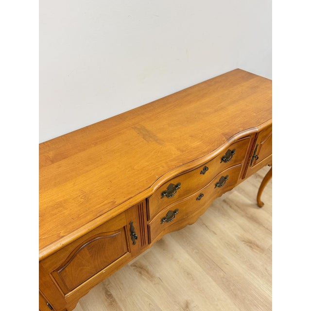 Vintage Buffet Pennsylvania House Walnut Traditional Sideboard Server Dovetail For Sale - Image 9 of 16