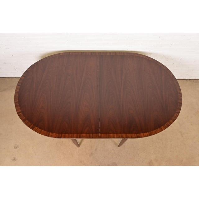 1980s Baker Furniture Style Federal Inlaid Mahogany Dining Table, Newly Refinished For Sale - Image 5 of 9