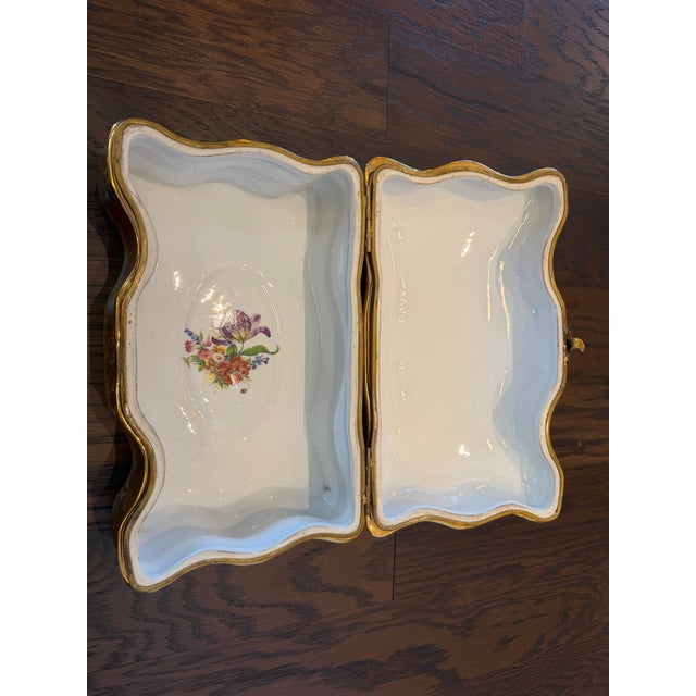 Late 19th Century Late 19th Century Large Royal Vienna Porcelain Box. For Sale - Image 5 of 6