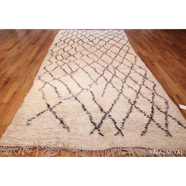 Moroccan Nazmiyal Collectin Vintage Shag Berber Moroccan Beni Ourain Rug For Sale - Image 3 of 7