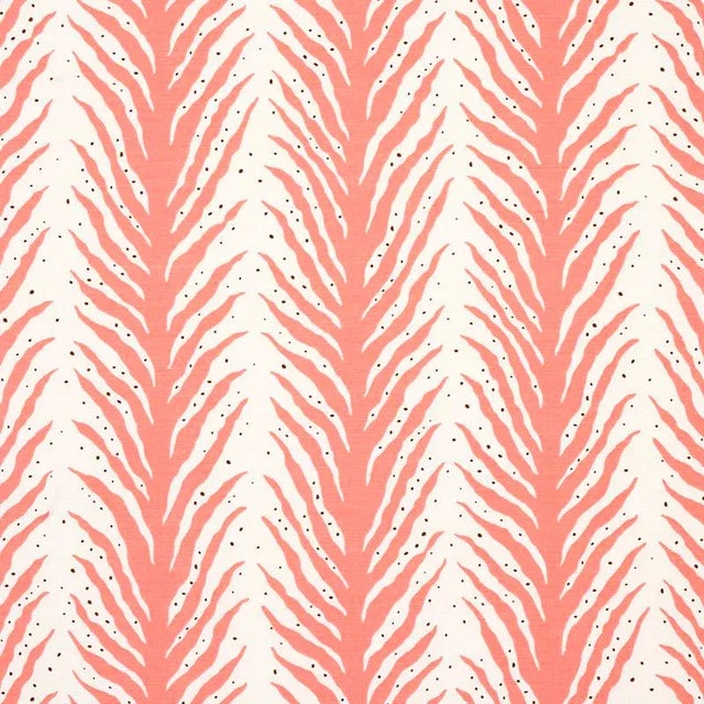 Is it animal, vegetal or a little of both? A stripe that dares to be different, this striking printed fabric evokes...