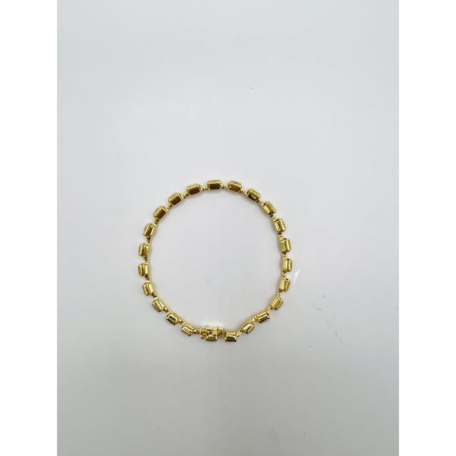 Light Yellow Radiant East to West Bezel Bracelet in 18k Yellow Gold For Sale In Los Angeles - Image 6 of 8