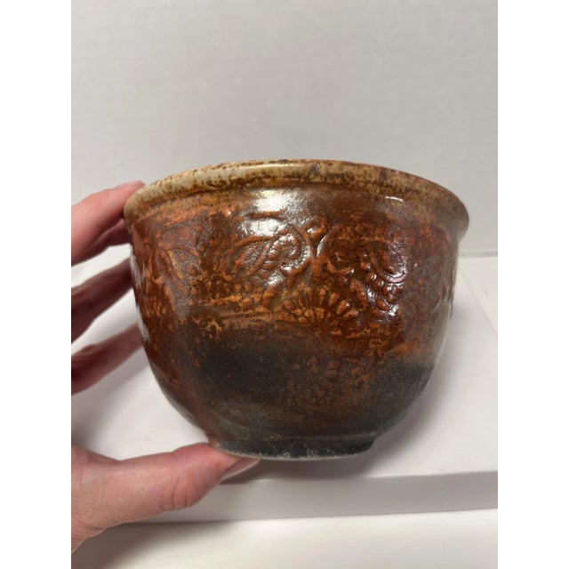 Mid-Century Modern 1990's Lance Henriksen Studio Art Pottery Chateau Crocodile Serving Bowl For Sale - Image 3 of 7