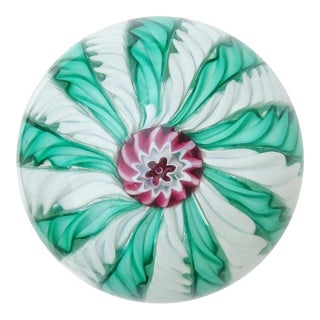 Vintage Fratelli Toso Murano Green White Ribbons Italian Art Glass Millefiori Flower Crown Paperweight For Sale