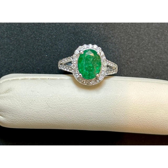 3.5 Carat Oval Natural Zambian Emerald & 1.8 Ct Diamond Ring 14 Karat White Gold For Sale In New York - Image 6 of 8
