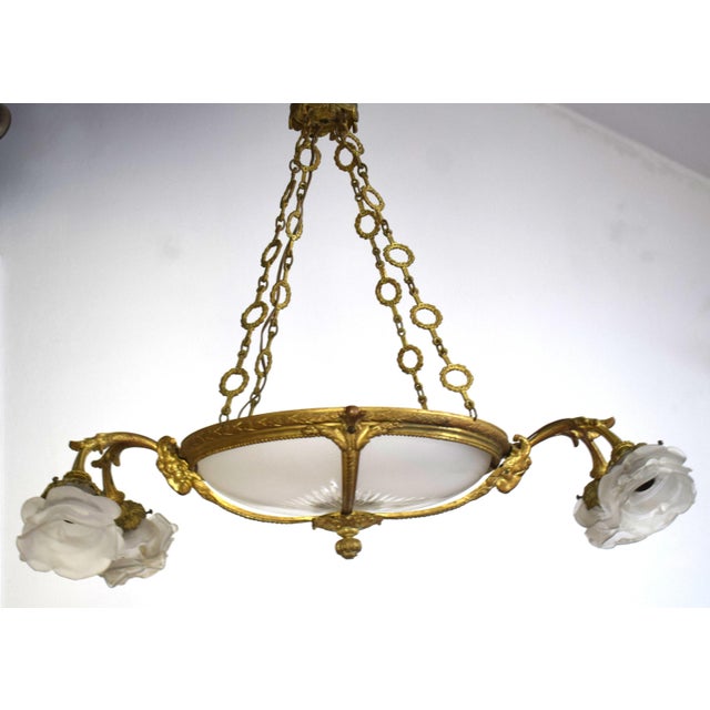 French Neoclassical Chandelier with Gilded Bronze and Frosted Etched Glass, Early 20th Century For Sale - Image 4 of 10