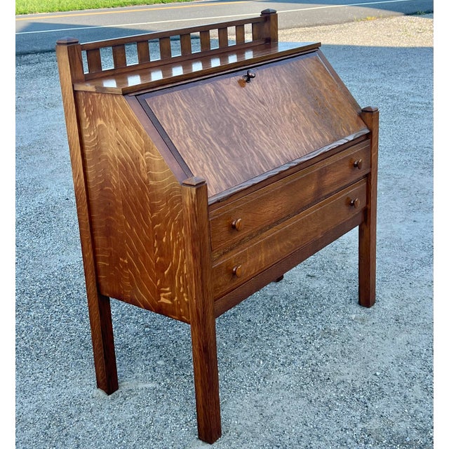 Early 20th Century Tiger Oak Mission Arts and Craft Style Slant Front Desk For Sale In New York - Image 6 of 11