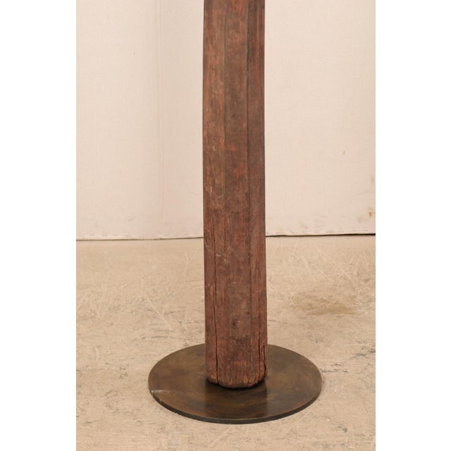 Brown 19th Century British Colonial Carved Wood Column on Stand For Sale - Image 8 of 10