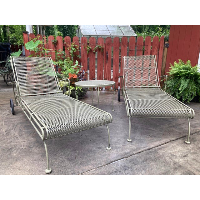Russell Woodard Iron Chaise Lounge Chairs and Petite Side Table, 3 Pieces - Restored, Attributed For Sale In Atlanta - Image 6 of 11