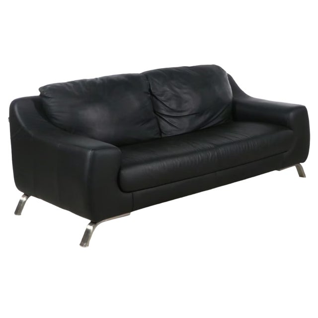Sleek and sophisticated, this contemporary Giuseppe Nicoletti designed loveseat sofa embodies modern Italian luxury....