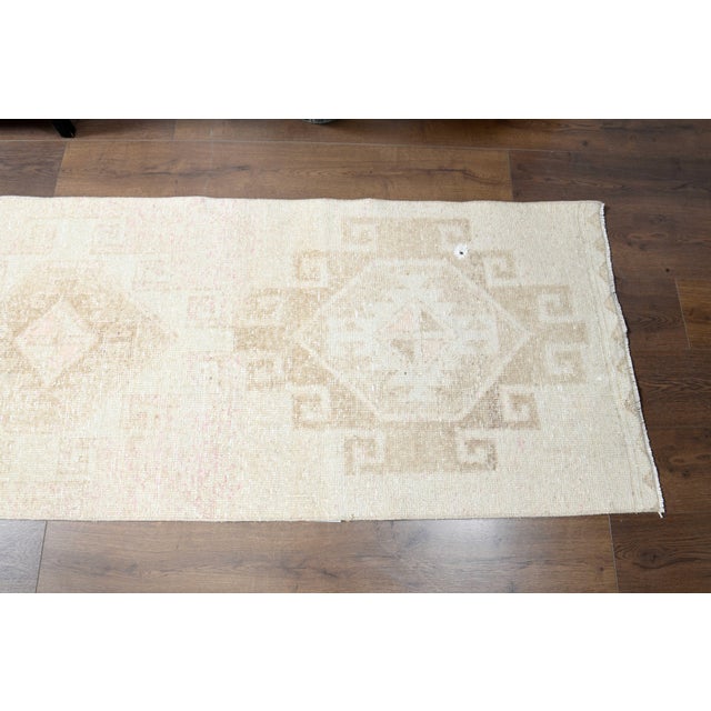 1970s Vintage Turkish Handmade Wool Cotton Beige Runner Rug For Sale In San Francisco - Image 6 of 11