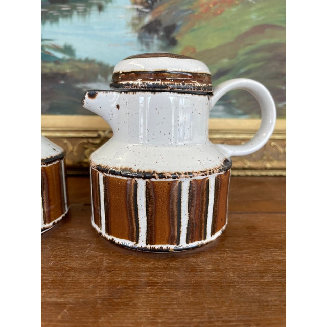 Ceramic Vintage Mid-Century Modern Midwinter Pottery Creamer and Lidded Sugar Bowl Set, Hand-Painted in England For Sale - Image 7 of 9