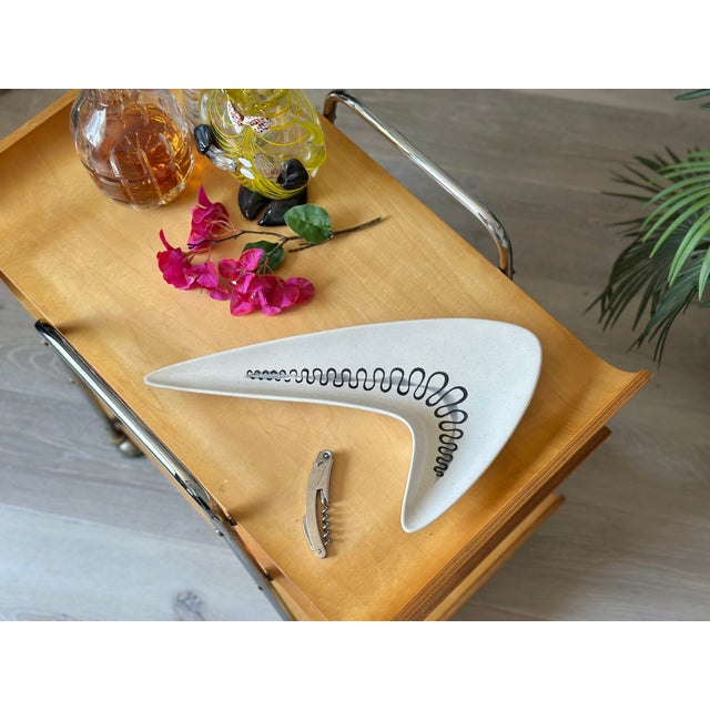 Mid-Century Modern Vintage Mid-Century Modern Space Age Boomerang Serving Platter Dish for the Freeform "Poppytrail" Line by Metlox For Sale - Image 3 of 13