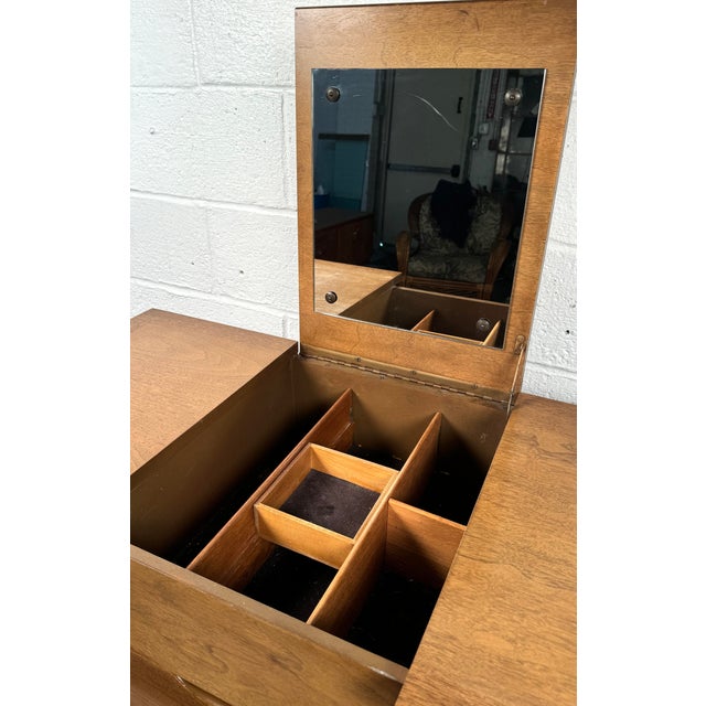 Broyhill Premier Division Mid-Century Highboy Dresser For Sale In New York - Image 6 of 17