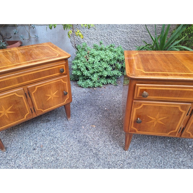 1940s Light Wood Bedside Tables with Compass Rose Inlays by Mario Cereghini, Set of 2 For Sale - Image 5 of 8