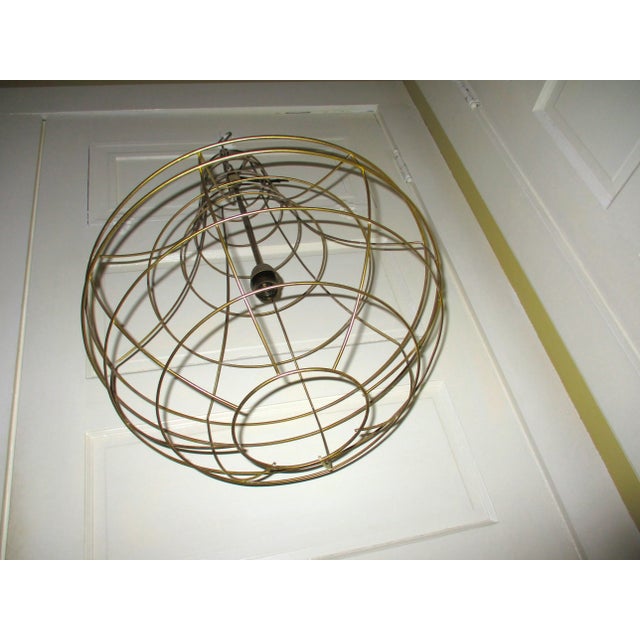 1950s Vintage French Style Wire Basket Teardrop Gold Pendant For Sale - Image 5 of 11