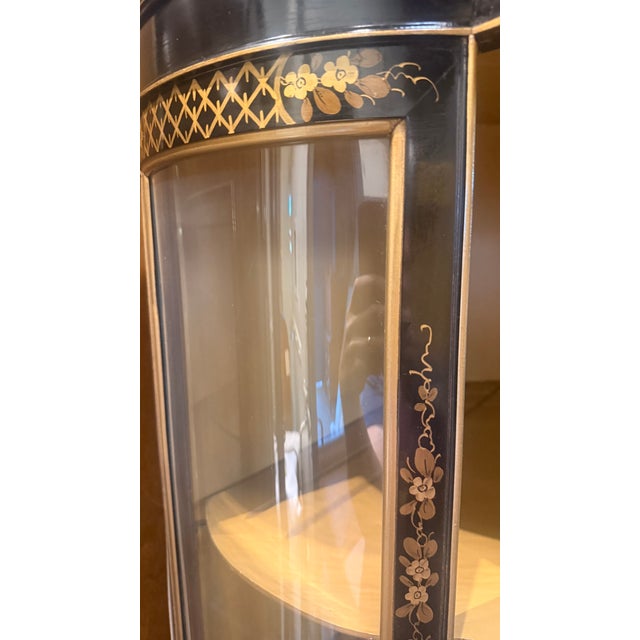 1970s Union National Chinoiserie Curved Glass Corner Curio Cabinet For Sale - Image 11 of 14