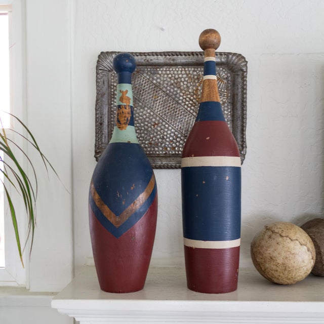 Wood Pair of Early 20th Century Painted Circus Juggling Pins or Indian Clubs For Sale - Image 7 of 15