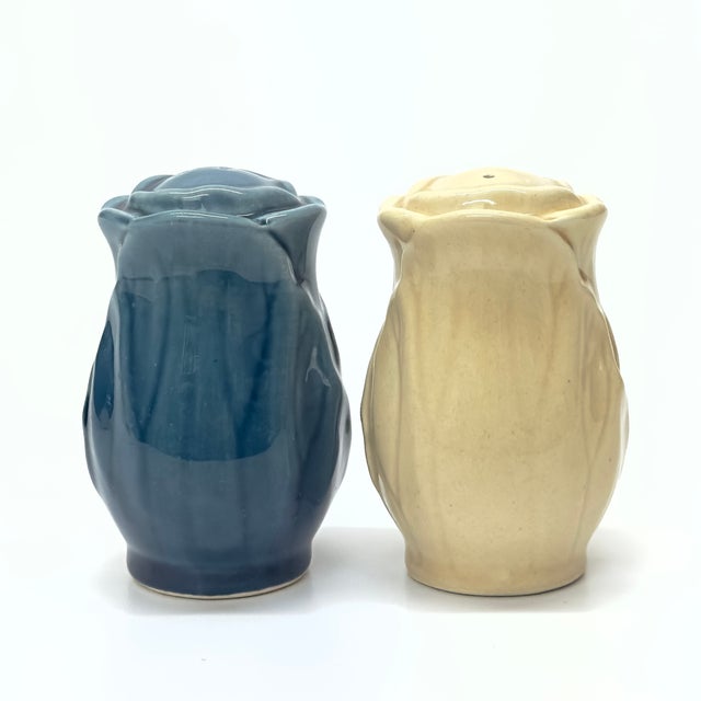 Vintage Ceramic Lotus Poppytrail Salt & Pepper Shakers by Metlox Usa For Sale In Miami - Image 6 of 7