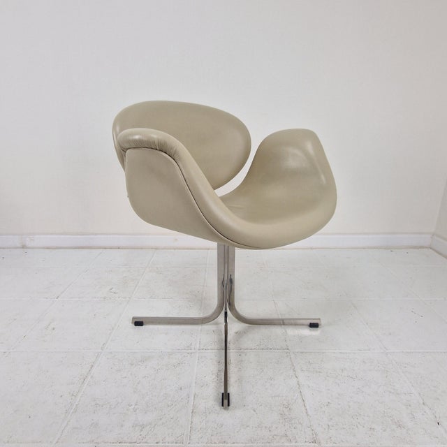 Mid-Century Modern Mid-Century Modern Ivory Leather Little Tulip Chairs by Pierre Paulin for Artifort For Sale - Image 3 of 12
