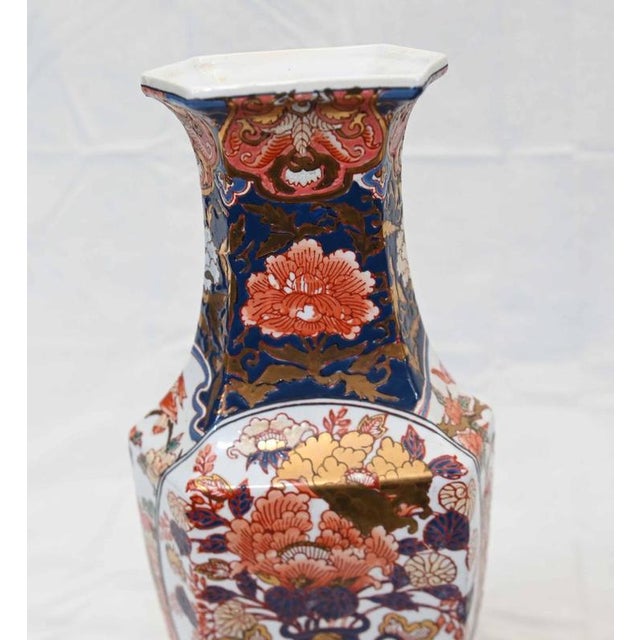 19th Century Japanease Imari Vases Porcelain Urns, Set of 2 For Sale - Image 3 of 6