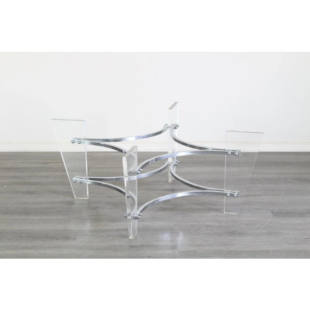 Vintage Lucite and Chrome Coffee Table For Sale In Miami - Image 6 of 7